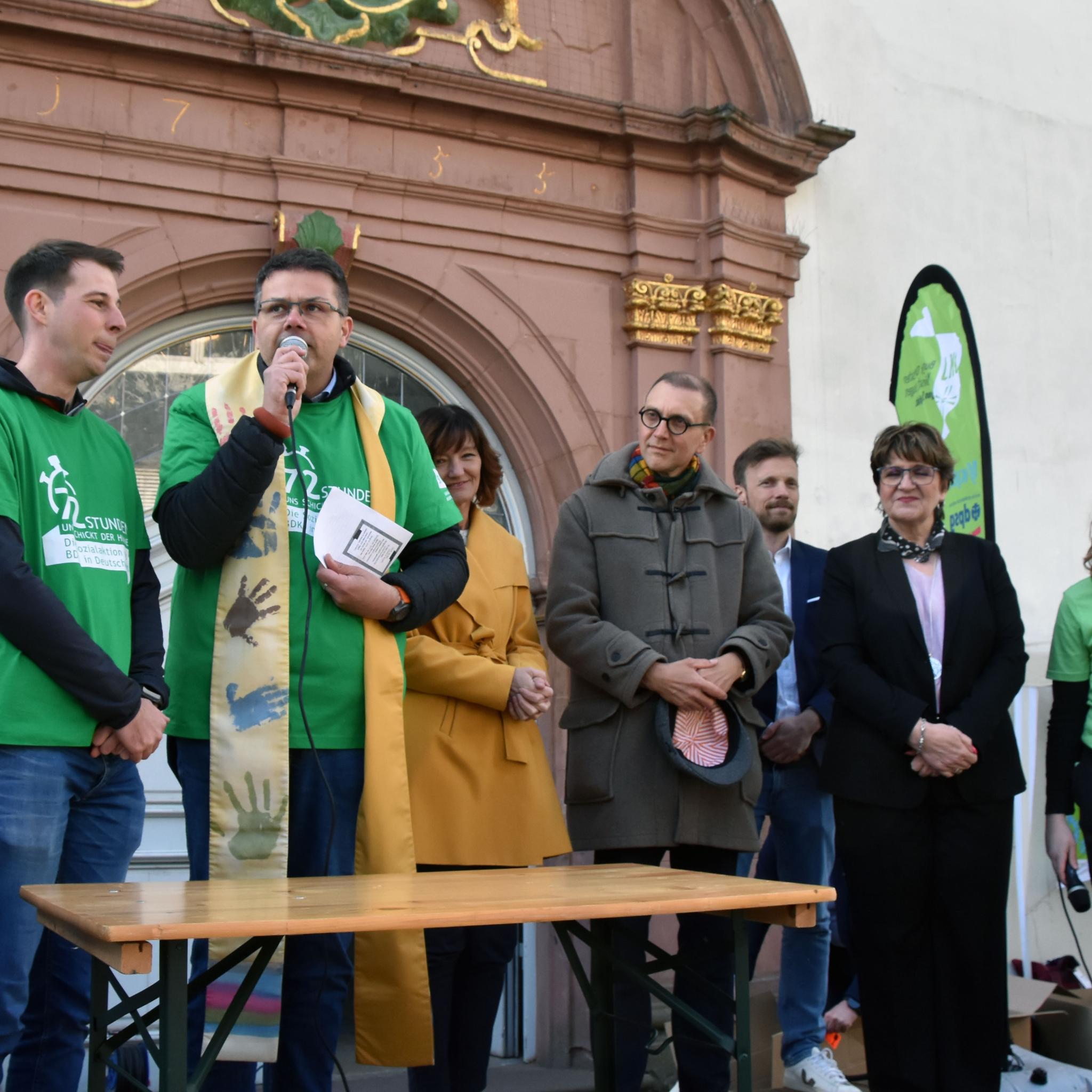 Das Bild zeigt eine Aktionsgruppe bei der 72 Stunden Aktion