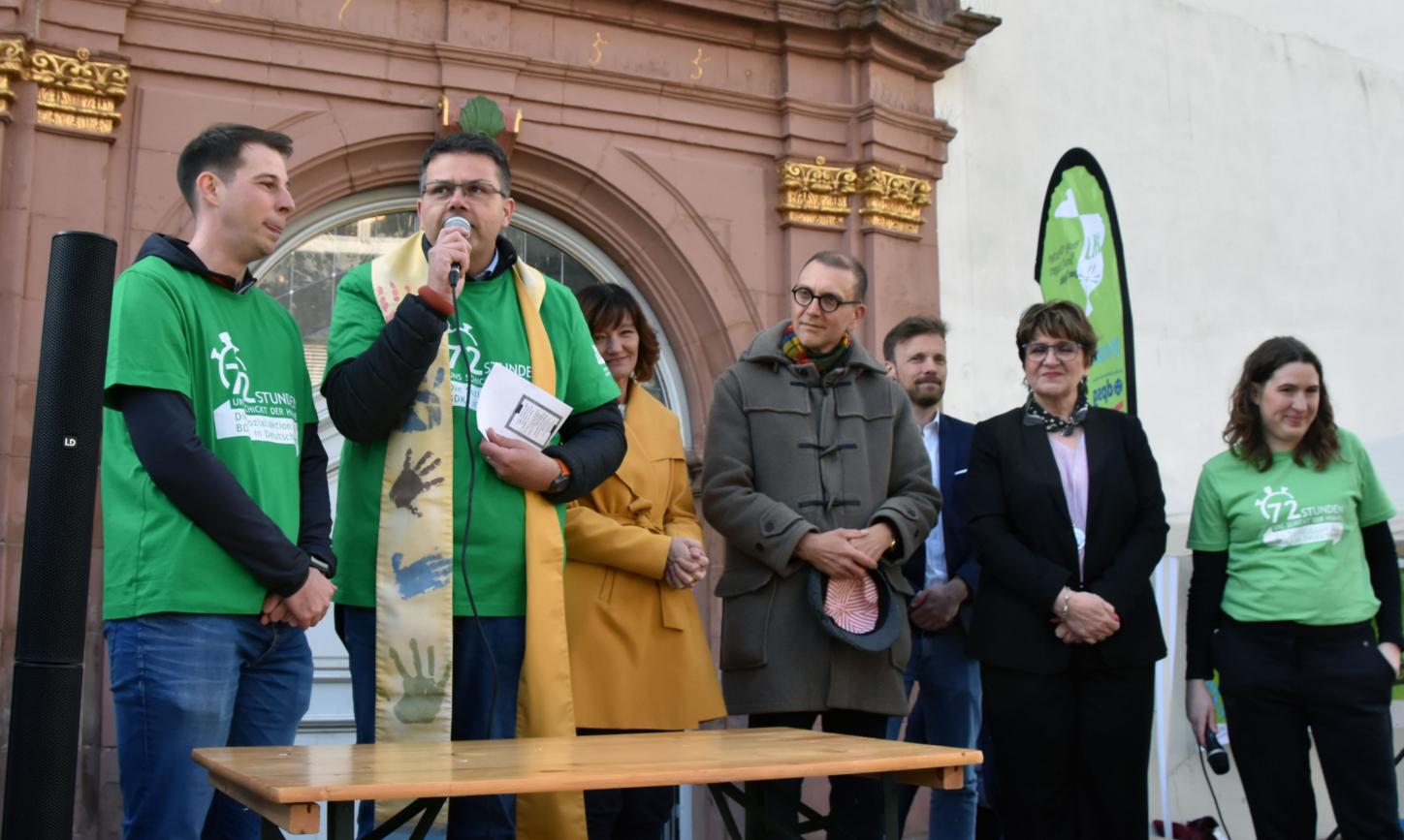Das Bild zeigt eine Aktionsgruppe bei der 72 Stunden Aktion