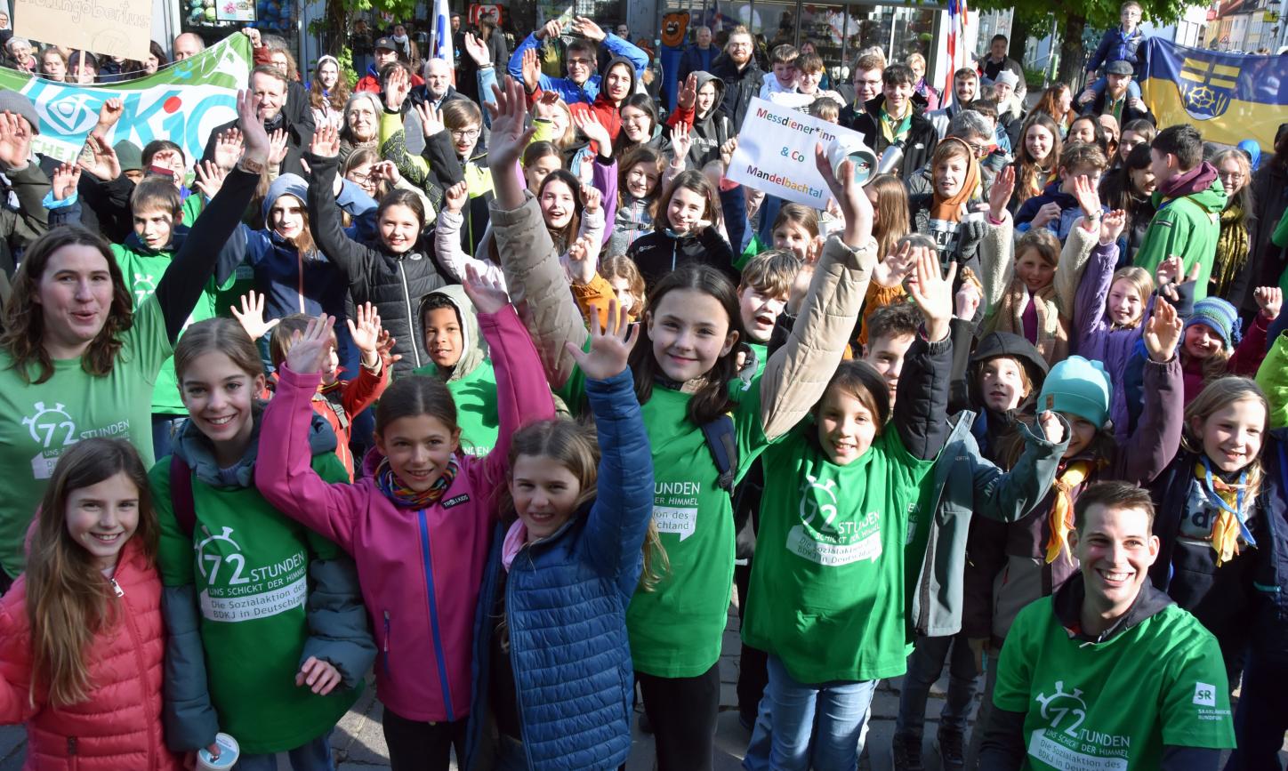 Das Bild zeigt eine Aktionsgruppe bei der 72 Stunden Aktion