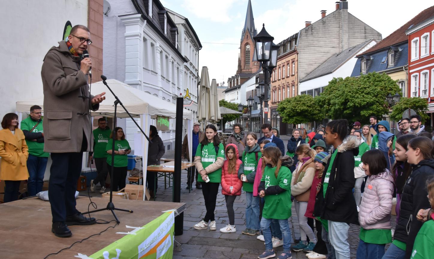 Das Bild zeigt eine Aktionsgruppe bei der 72 Stunden Aktion