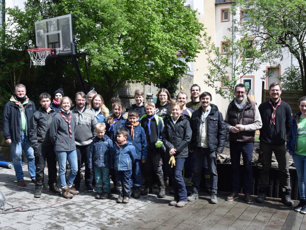 Das Bild zeigt eine Aktionsgruppe bei der 72 Stunden Aktion
