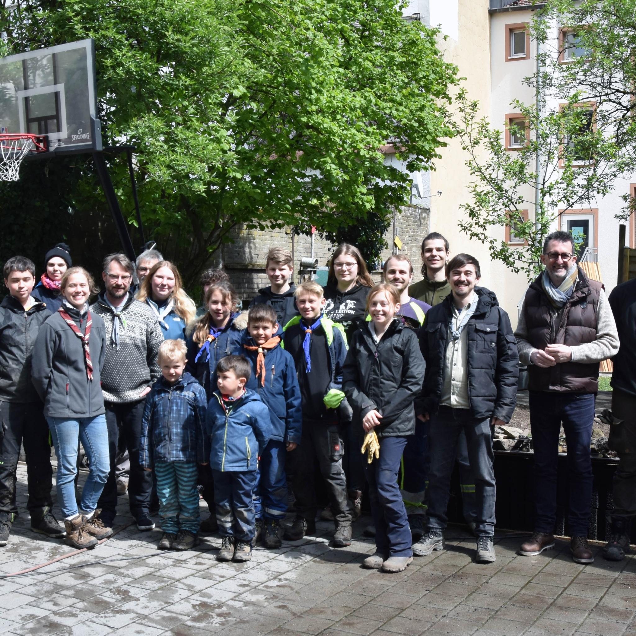 Das Bild zeigt eine Aktionsgruppe bei der 72 Stunden Aktion