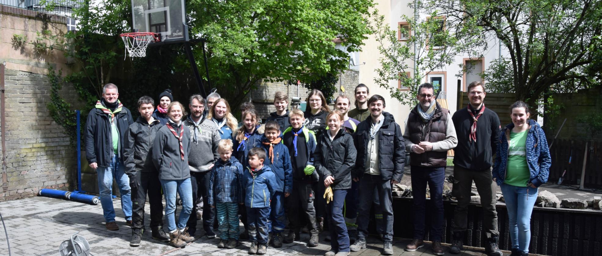 Das Bild zeigt eine Aktionsgruppe bei der 72 Stunden Aktion