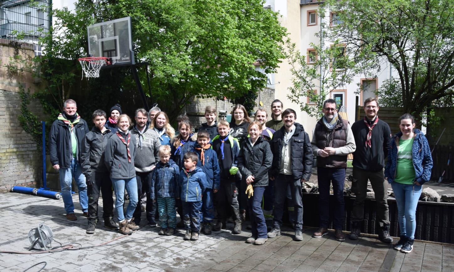 Das Bild zeigt eine Aktionsgruppe bei der 72 Stunden Aktion