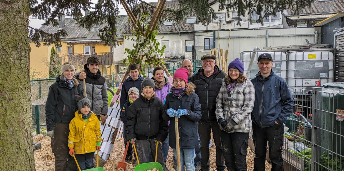 Das Bild zeigt eine Aktionsgruppe bei der 72 Stunden Aktion