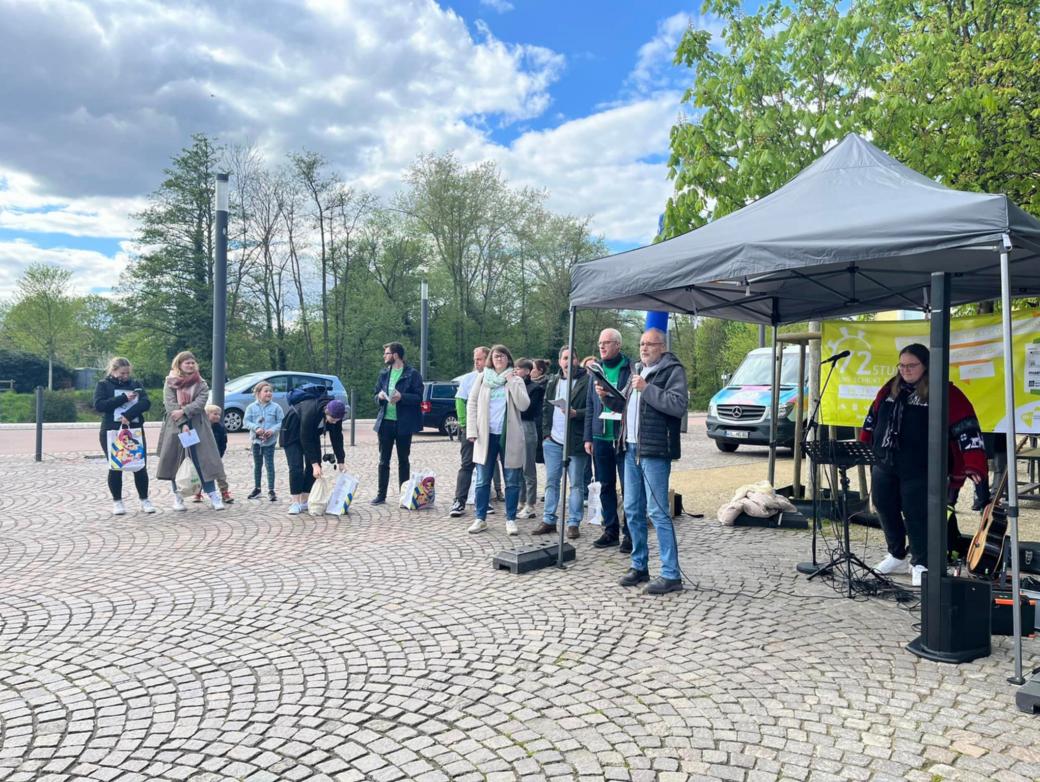 Das Bild zeigt eine Aktionsgruppe bei der 72 Stunden Aktion