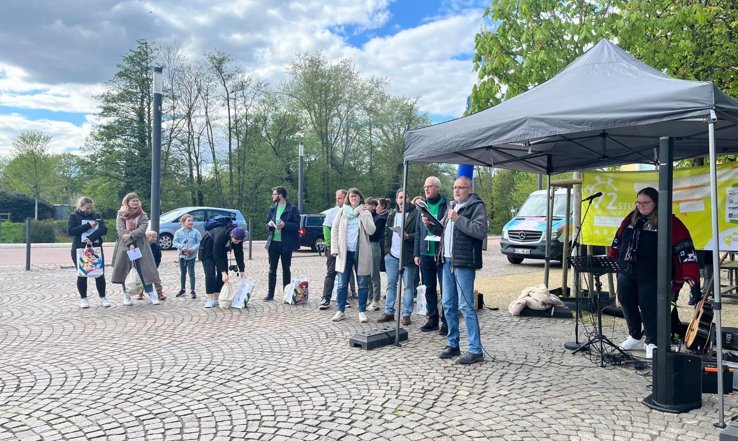 Das Bild zeigt eine Aktionsgruppe bei der 72 Stunden Aktion