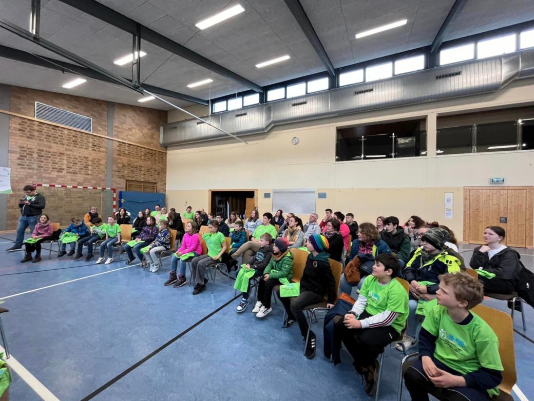 Das Bild zeigt eine Aktionsgruppe bei der 72 Stunden Aktion