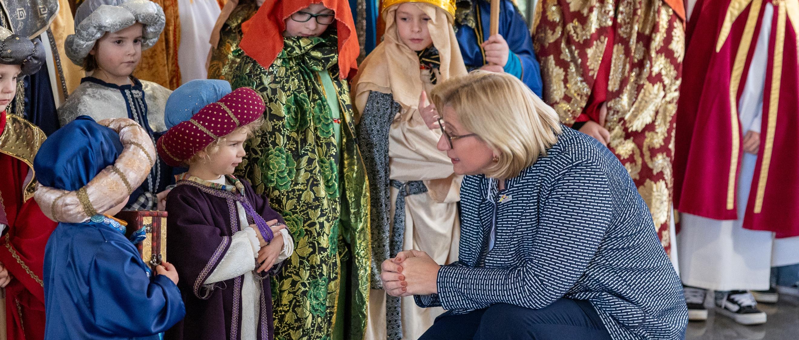 Das Bild zeigt Sternsinger in der Staatskanzlei im Saarland