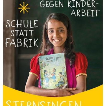 Das Bild zeigt ein Mädchen mit einer Mappe. Es ist das Plakat zum Sternsingen 2025. Das Thema lautet Schule statt Fabrik.