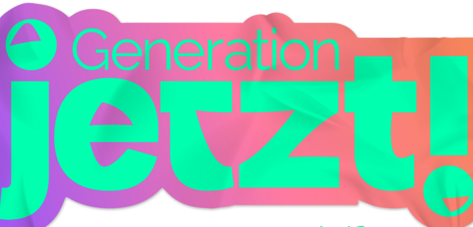 Das Bild zeigt das Logo der Kampagne Generation Jetzt! in Rheinland-Pfalz. In grüner Schrift steht Generation Jetzt! auf einem lila roten Hintergrund.