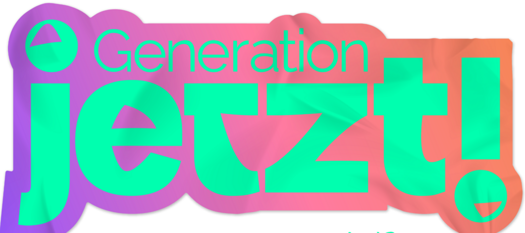 Das Bild zeigt das Logo der Kampagne Generation Jetzt! in Rheinland-Pfalz. In grüner Schrift steht Generation Jetzt! auf einem lila roten Hintergrund.