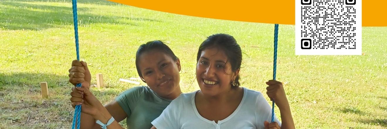 Das Plakat zeigt junge Damen aus Bolivien auf einer Schaukel, darüber steht 'Amistadt heißt für mich...'